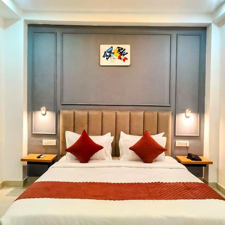 Mavens White Artemis Hospital Road Sector 52 Gurgaon Ξενοδοχείο Εξωτερικό φωτογραφία