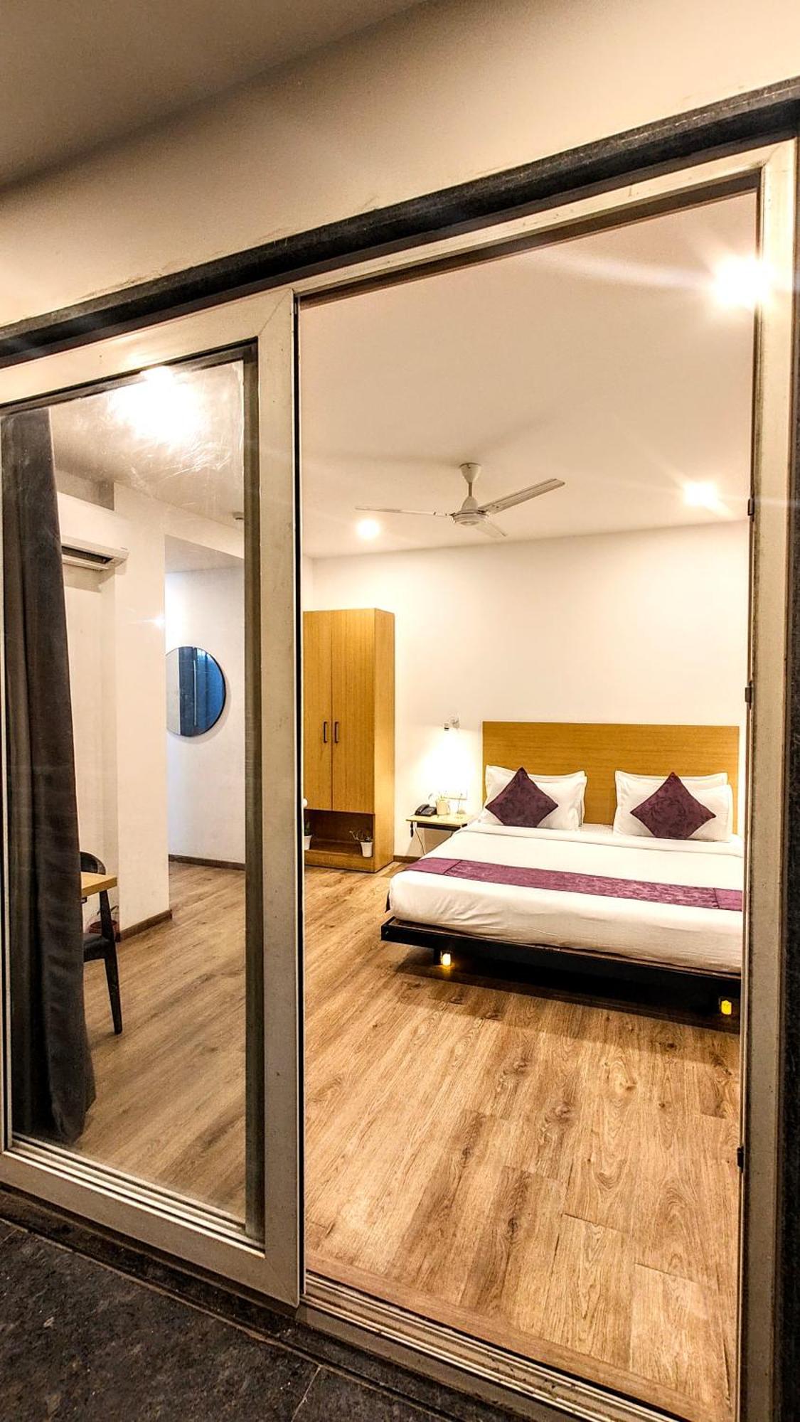 Mavens White Artemis Hospital Road Sector 52 Gurgaon Ξενοδοχείο Εξωτερικό φωτογραφία