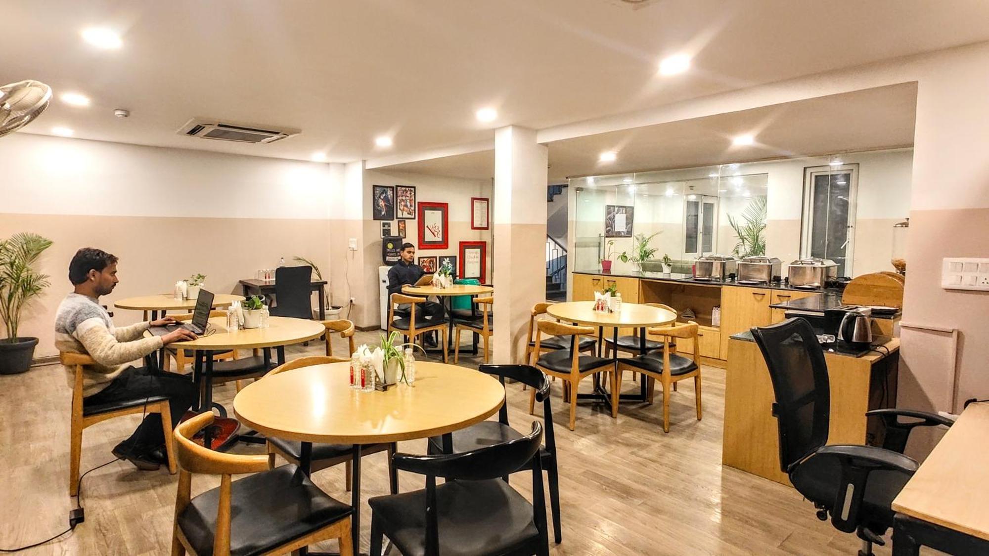 Mavens White Artemis Hospital Road Sector 52 Gurgaon Ξενοδοχείο Εξωτερικό φωτογραφία