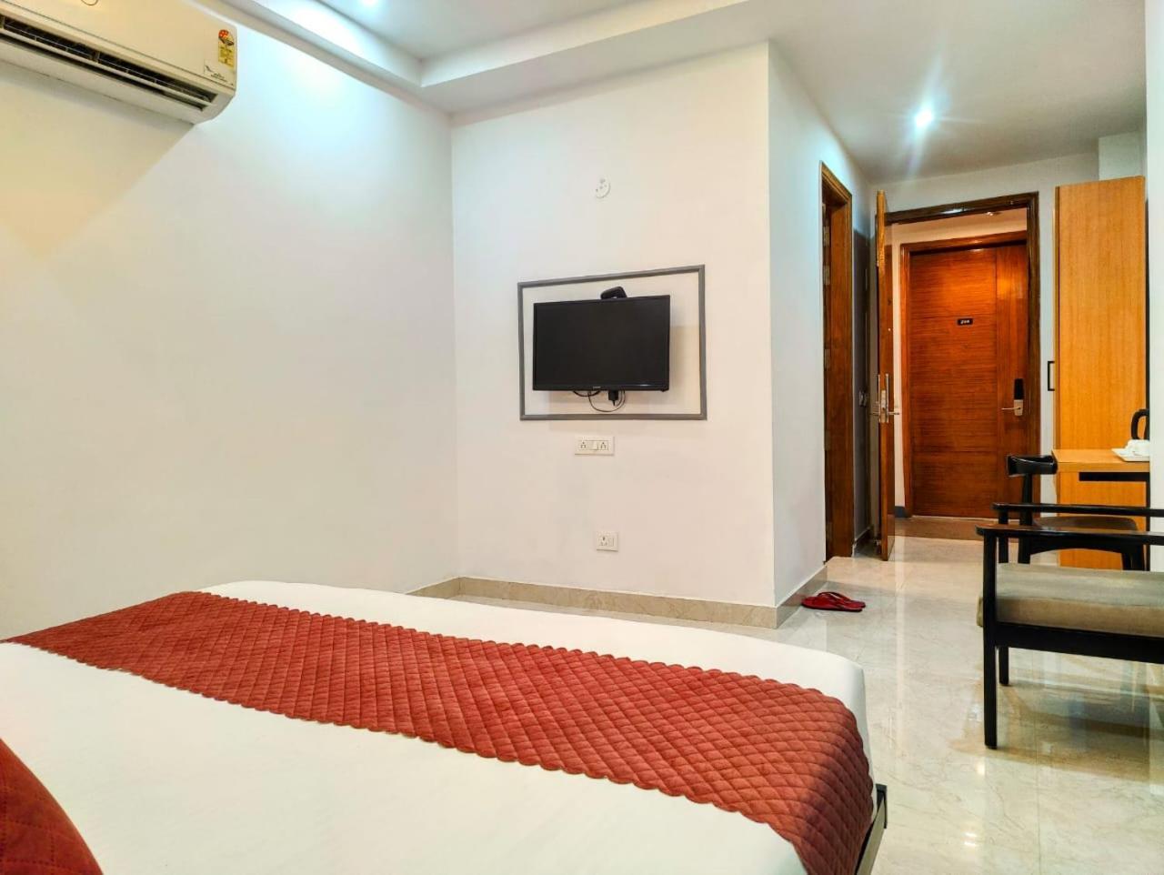 Mavens White Artemis Hospital Road Sector 52 Gurgaon Ξενοδοχείο Εξωτερικό φωτογραφία