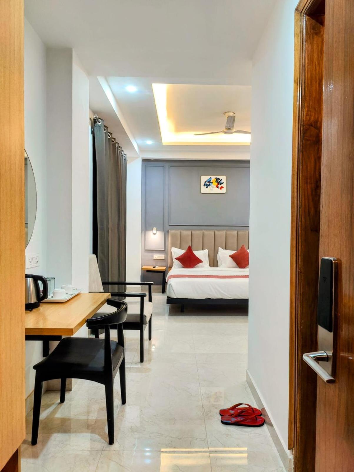 Mavens White Artemis Hospital Road Sector 52 Gurgaon Ξενοδοχείο Εξωτερικό φωτογραφία